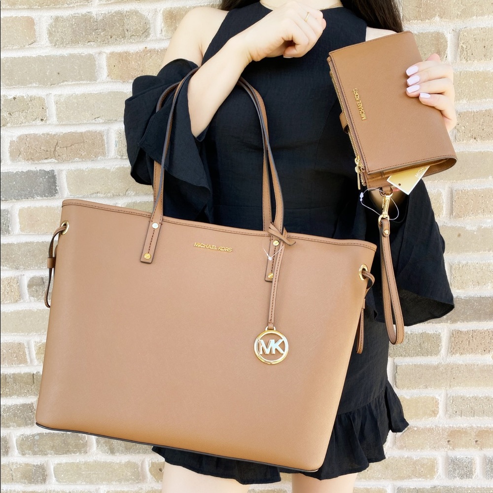 Gaby’sBags👜💕-NWT Michael Kors Tote&Wallet SET - Picture 3 of 7
